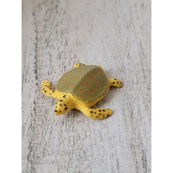 Mini yellow spotted turtle tortoise toy figure animal - Picture 1 of 4
